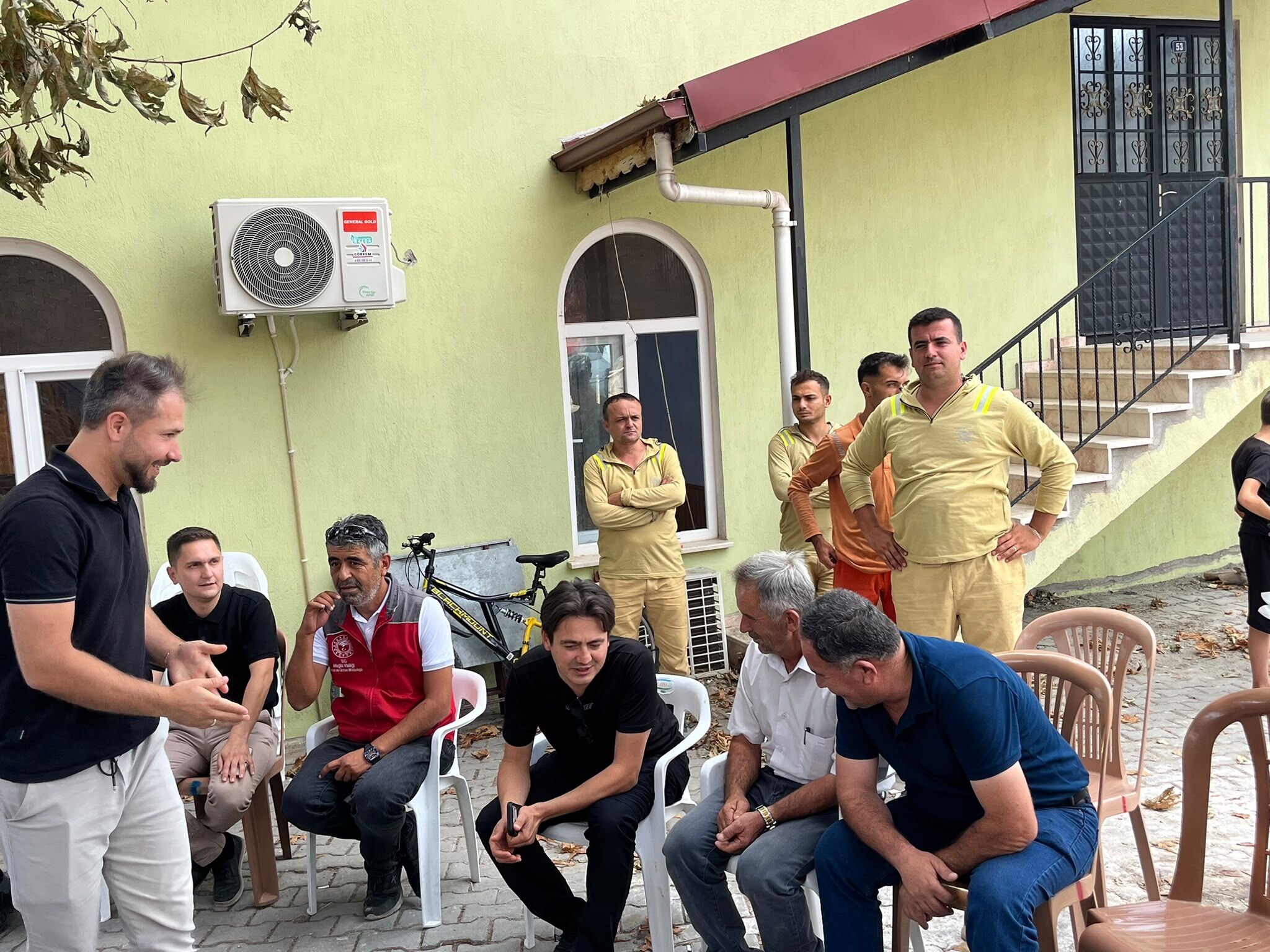 Seydikemer’de Yangında Hayvanlarını Kaybeden Çiftçilere Küçükbaş Hayvan Desteği