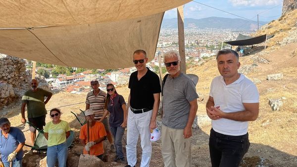 Kaymakam Ertaş, Fethiye Kalesi’nde Arkeolojik Kazı Çalışmalarını İnceledi