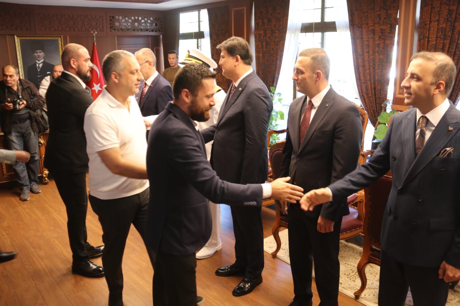 Kaymakam Ertaş, Tebrikleri Kabul Etti