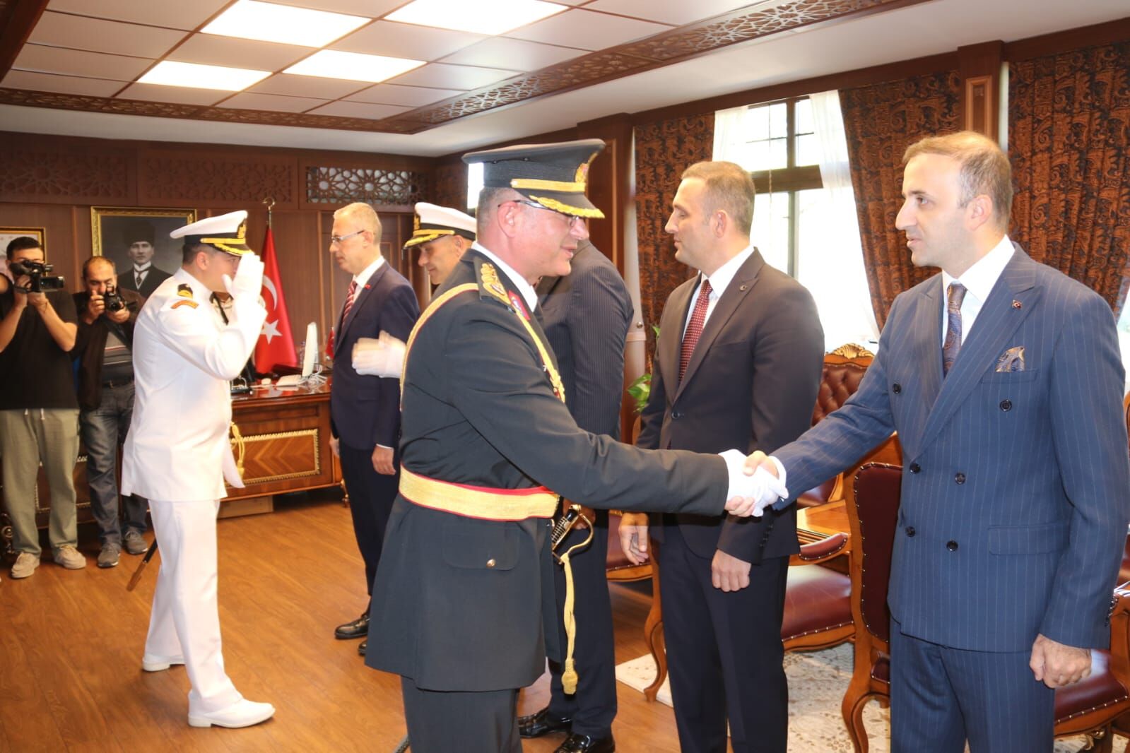 Kaymakam Ertaş, Tebrikleri Kabul Etti