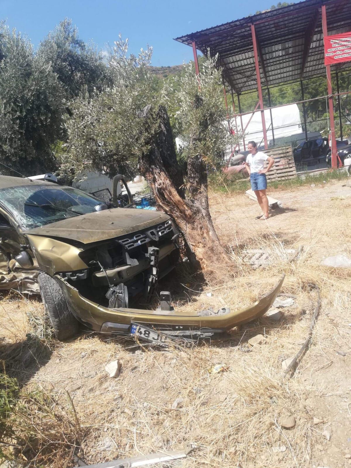 Göcek’te Otomobille, Kamyonet Çarpıştı; 1 Ölü