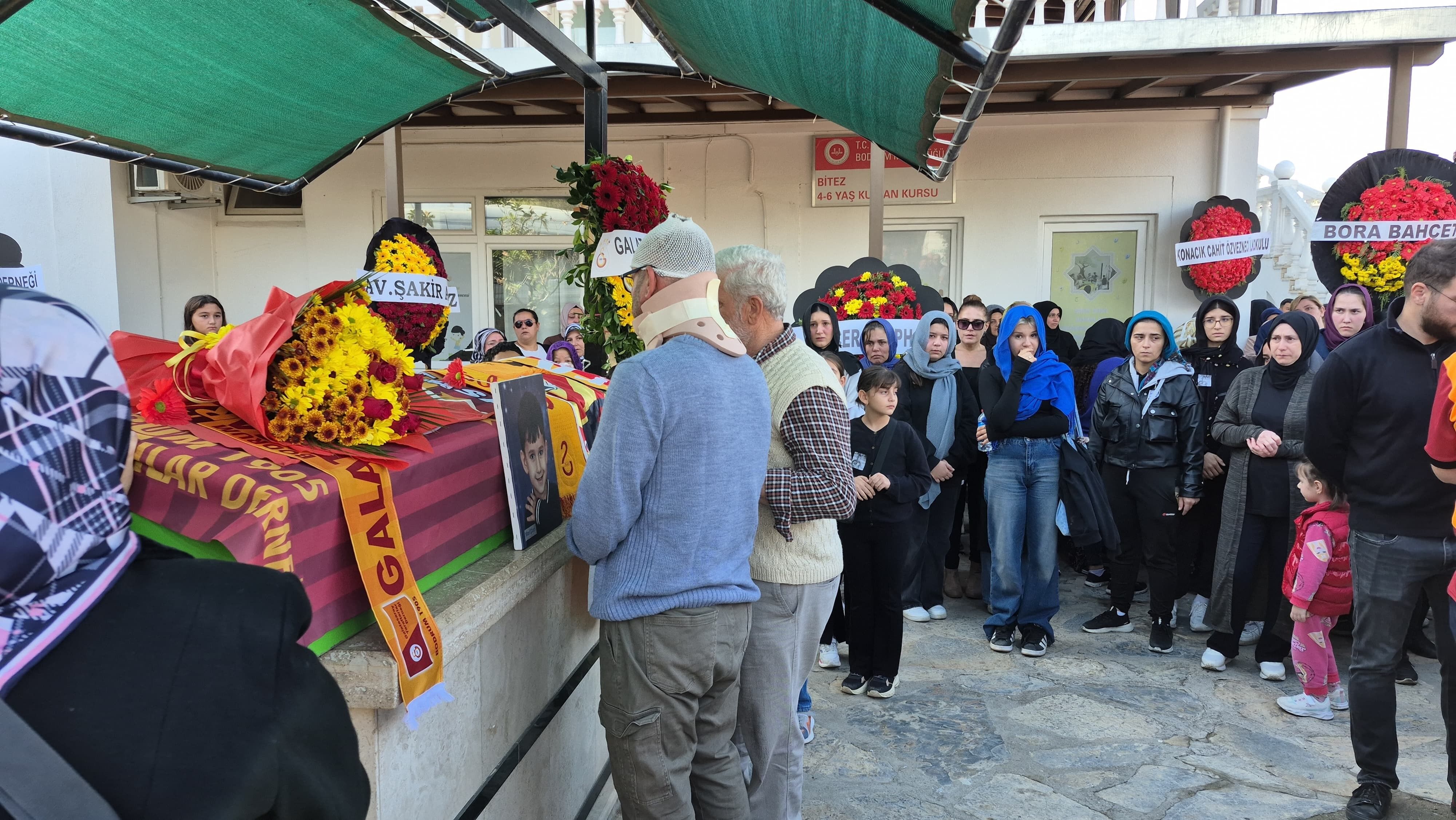 Kazada Ölen Galatasaray Sevdalısı 9 Yaşındaki Yiğit, Dualarla Uğurlandı