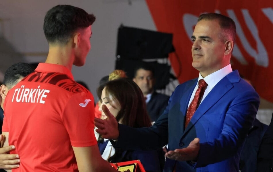 Başarılı Sporculara Ödül Yağdı