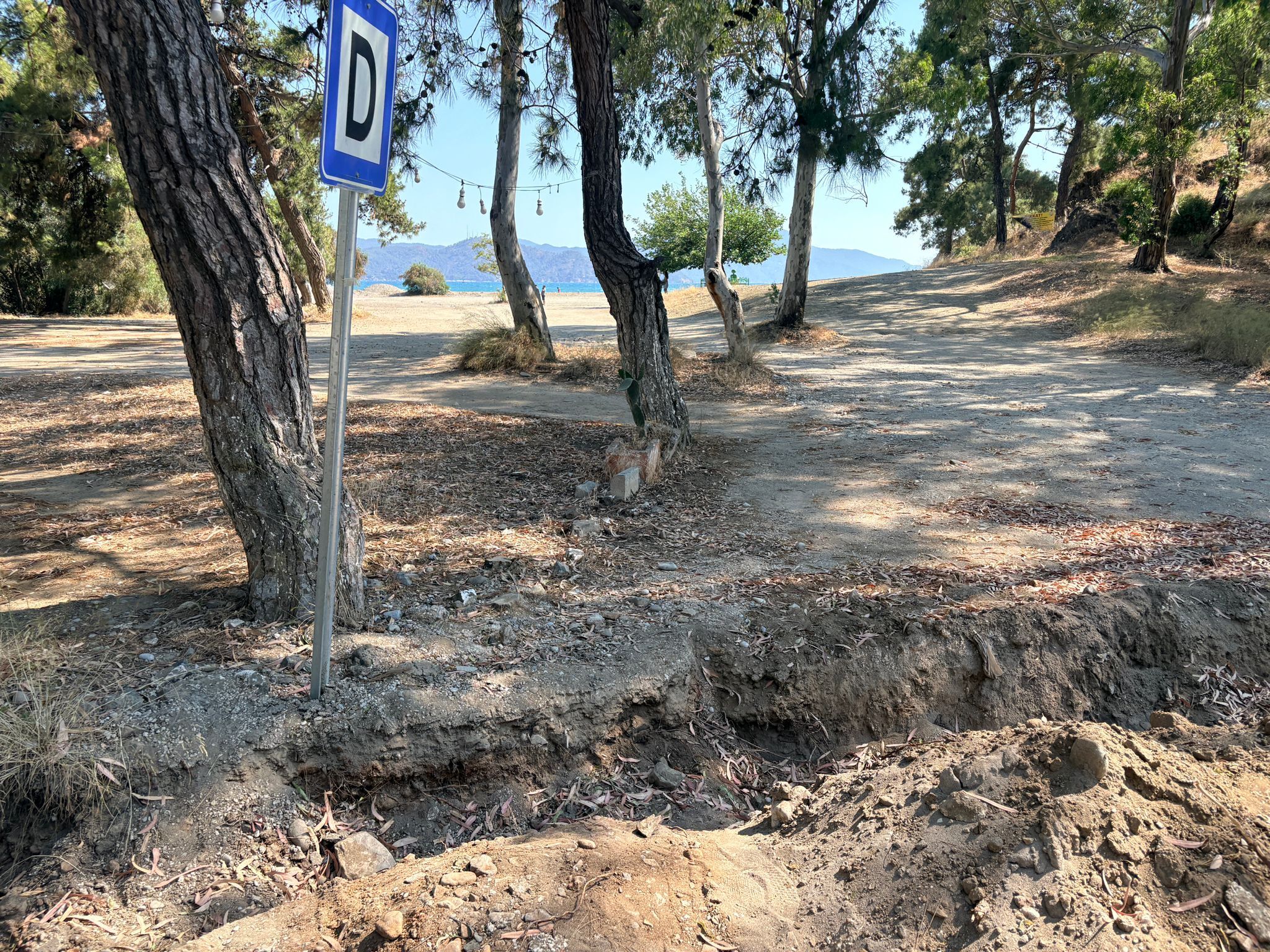 Koca Çalış Sahil Yoluna Araç Trafiği Kapatıldı