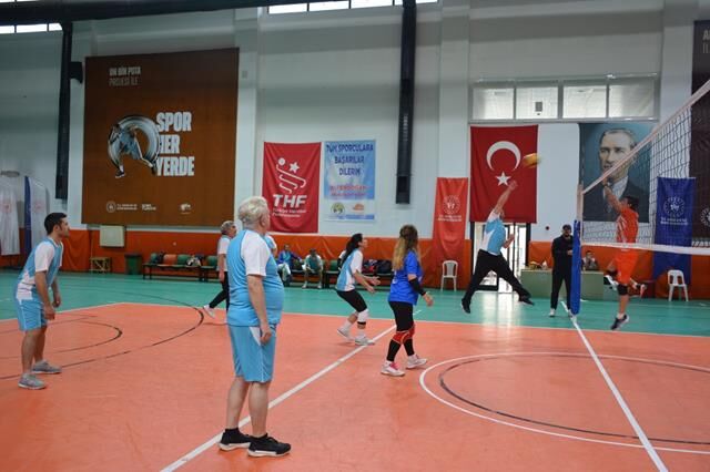 Maarifin Yöneticileri Voleybol Sporunda Buluştu