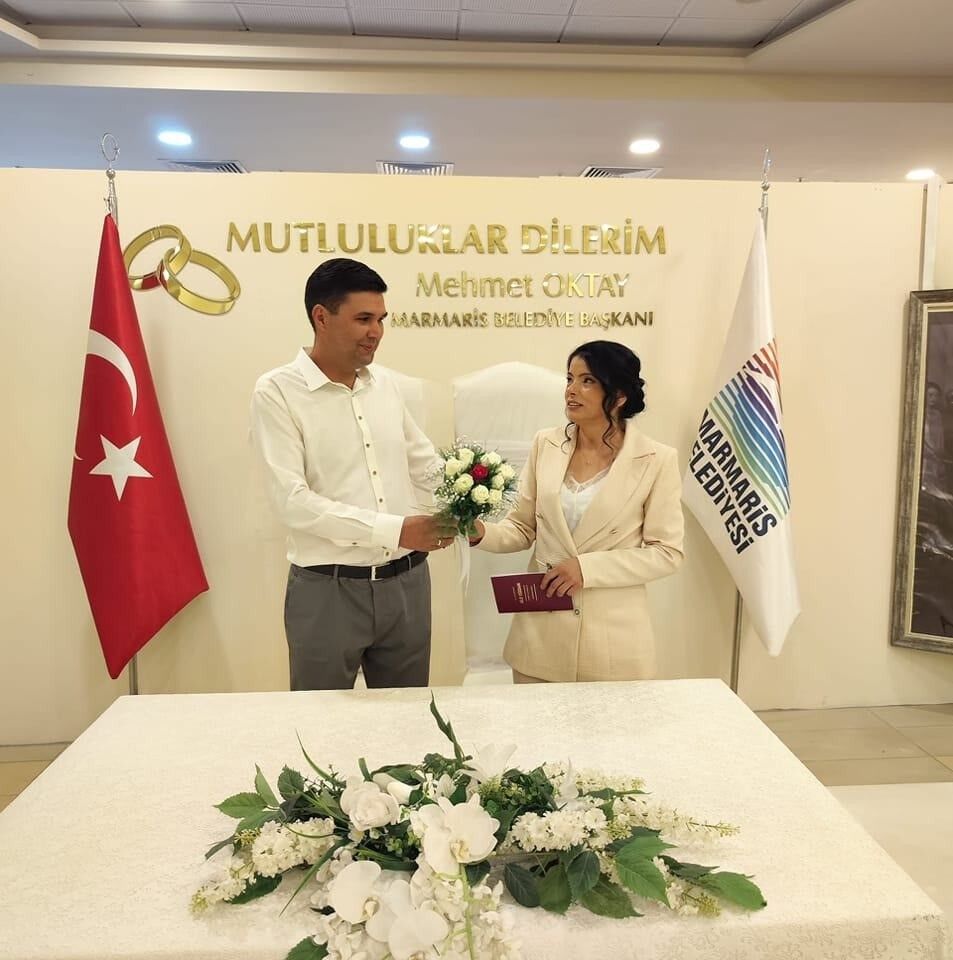 Kafasına Şişe İle Vurup Sırtından Bıçaklayarak Öldürdü
