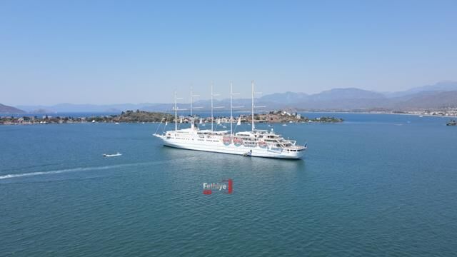 Mega Yelkenli Yolcu Gemisi "Club Med 2" Fethiye’de