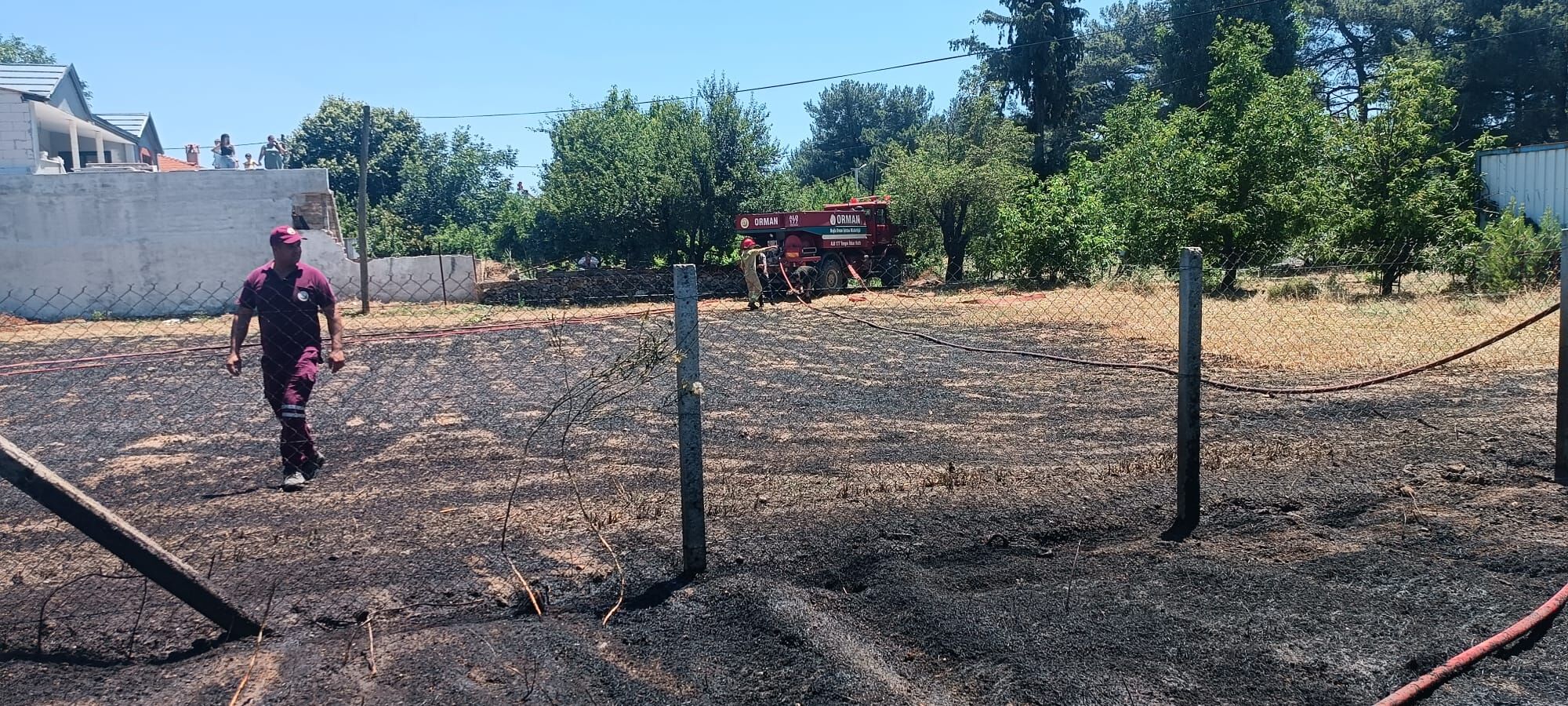 Menteşe'de Arazi Yangını Kısa Sürede Söndürüldü