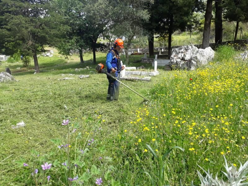 Büyükşehirden Mezarlıklarda Kapsamlı Bakım ve Düzenleme