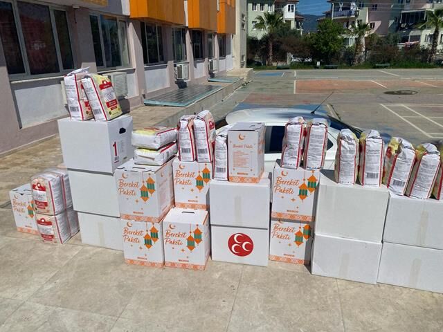 MHP Fethiye İlçe Teşkilatı Ramazan Kolisi Dağıtımına Devam Ediyor