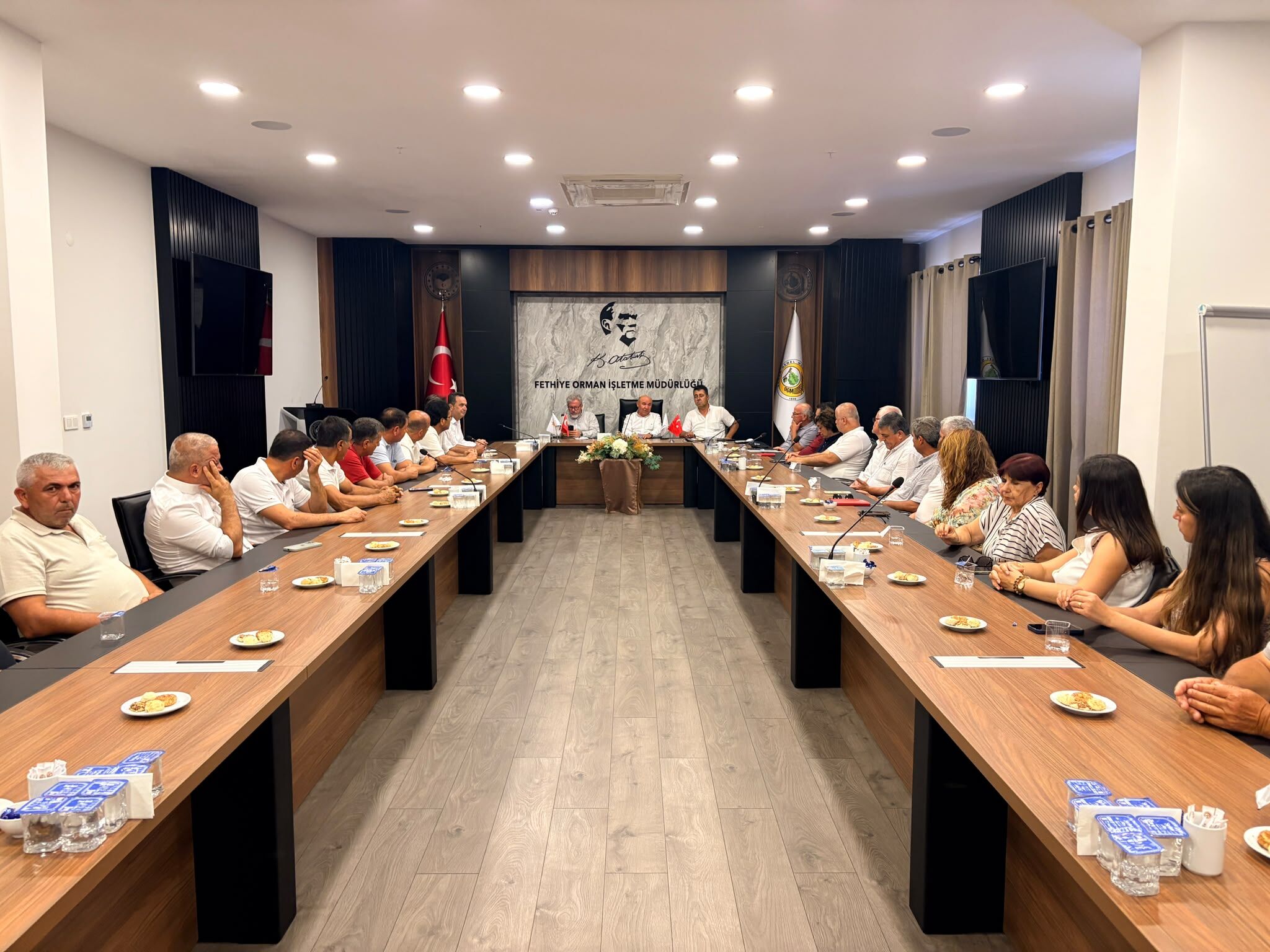 Milletvekili Otgöz, Fethiye'de Muhtarlarla Buluştu