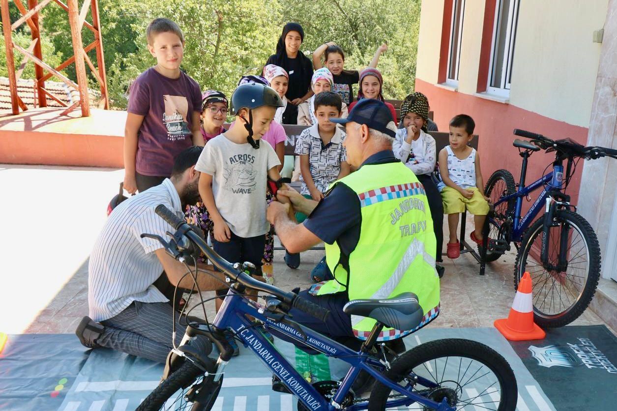 Mobil Trafik Güvenliği Eğitim Timi, Öğrencilere Trafik Eğitimi Verdi