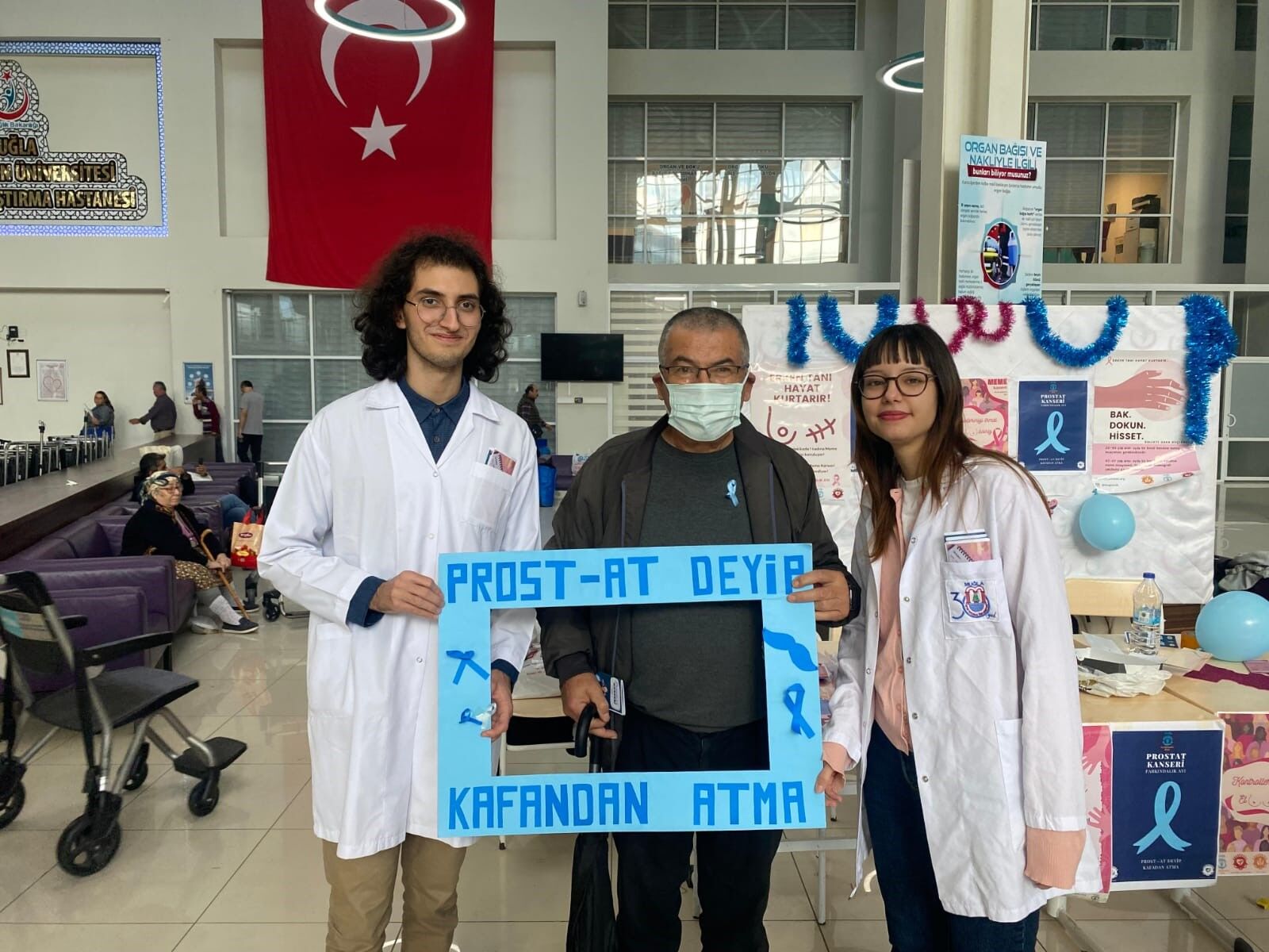 Gönüllü Öğrencilerden Prostat Ve Meme Kanseri Farkındalık Etkinliği