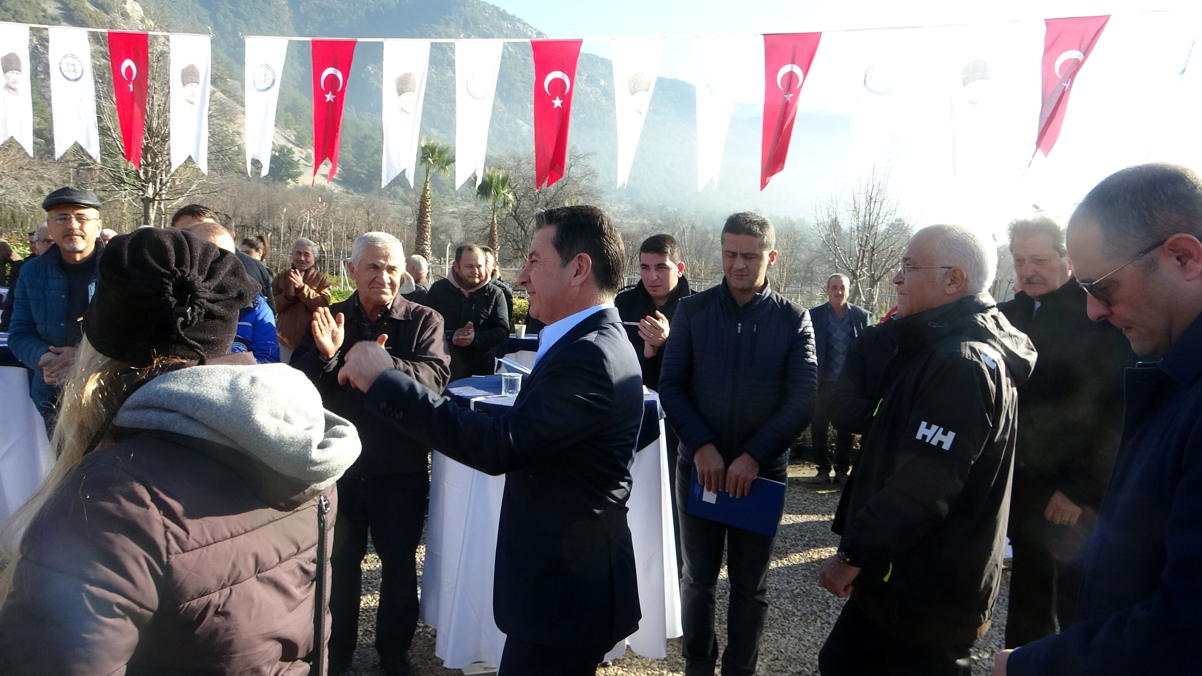 Muğla Büyükşehir Belediyesi, 110 Bin Fidan Dağıttı