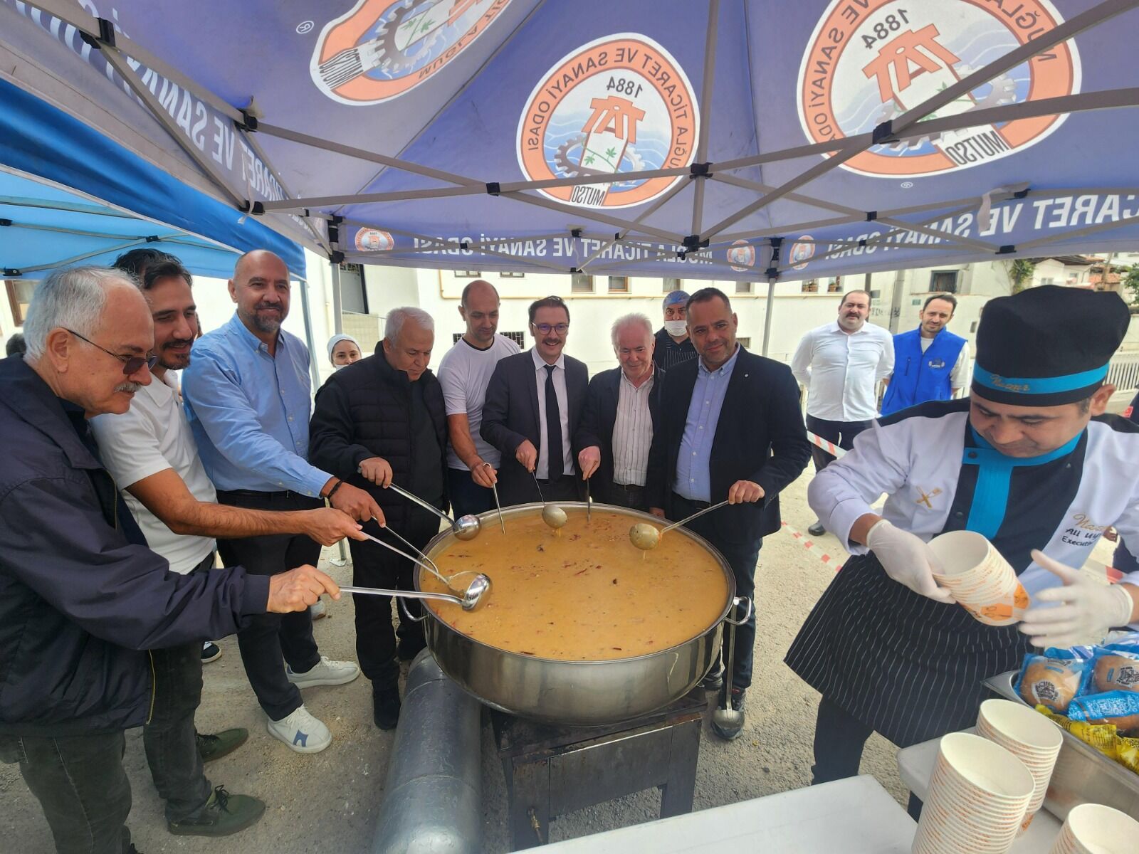 Muğla Tarhana Çorbası Almak İçin Kuyruk Oluşturdular