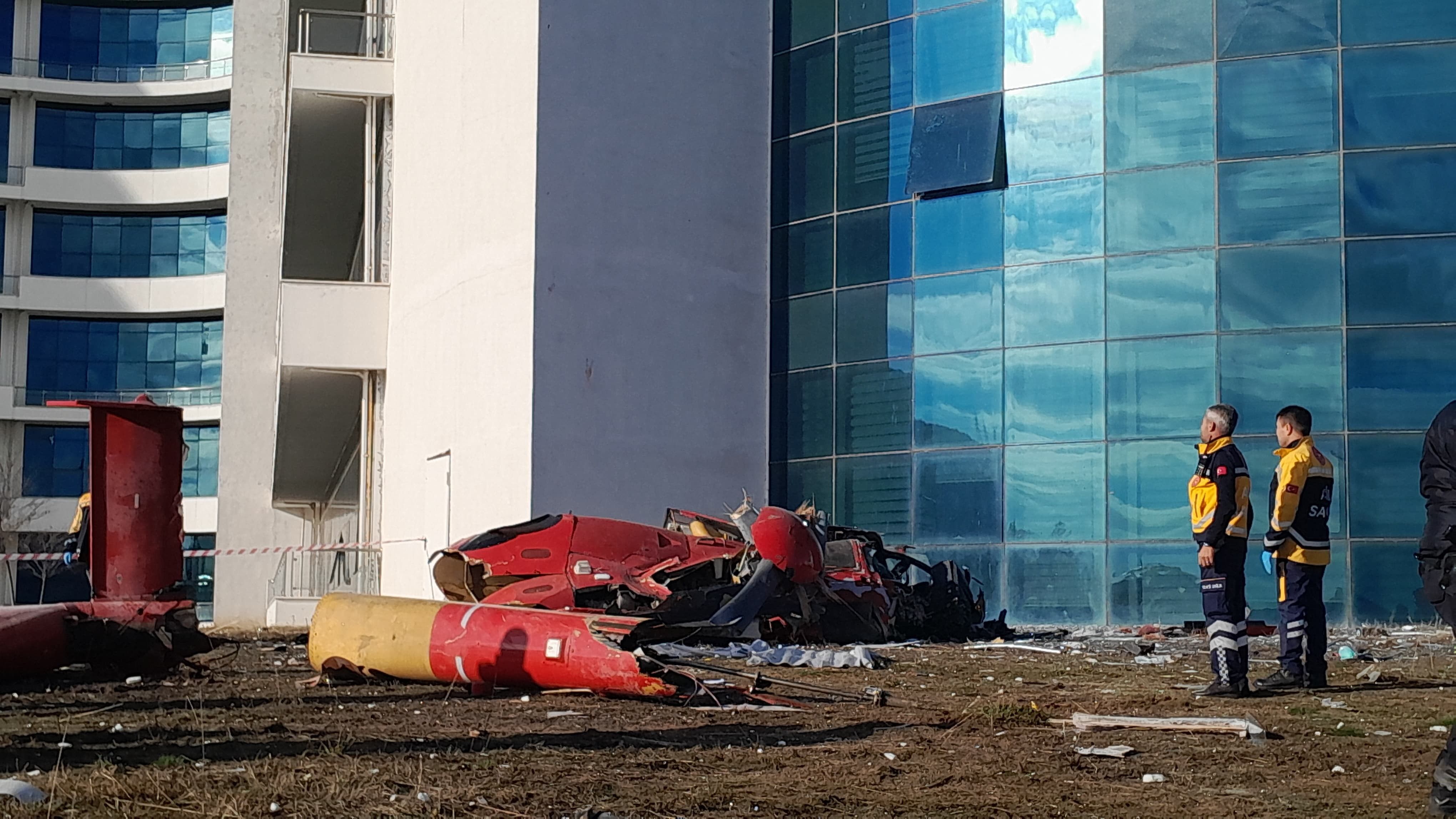 Vali Akbıyık; “2 Pilot, Bir Hekim Ve Bir Personelimiz Vefat Etti”