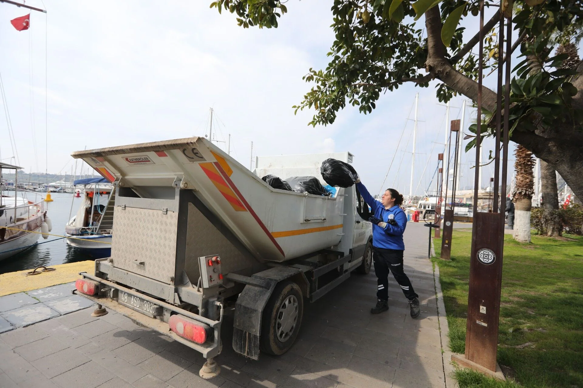 Muğla’nın Sokakları Temizlik Melekleri’ne Emanet