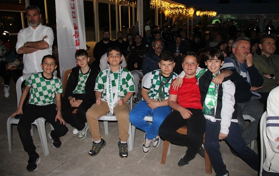 Muğlaspor'un Zaferi Geceyi Bayrama Çevirdi