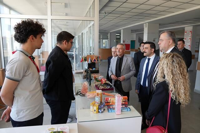 Fethiye'de Akademisyen, Uzman Ve Sektör Temsilcileri Öğrencilerle Buluştu