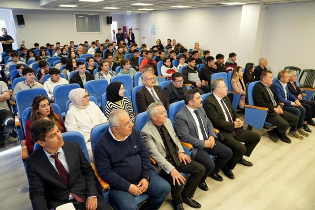 Fethiye'de Akademisyen, Uzman Ve Sektör Temsilcileri Öğrencilerle Buluştu