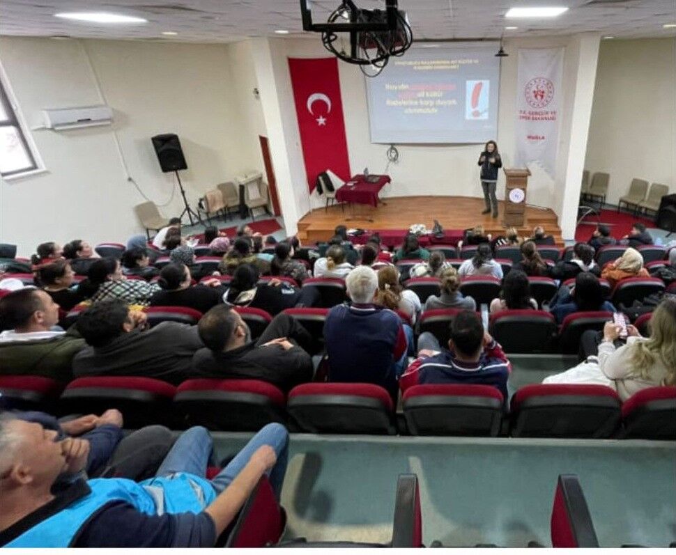 Öğrencilere 'Uyuşturucuyla Mücadele' Semineri