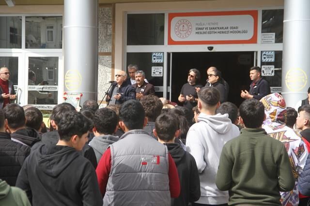 Öğretmen Recep Ballı, Son Yolculuğuna Görev Yaptığı Okulunda Uğurlandı