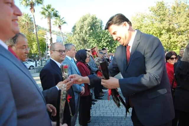 Öğretmenler Günü Fethiye'de Törenle Kutlandı