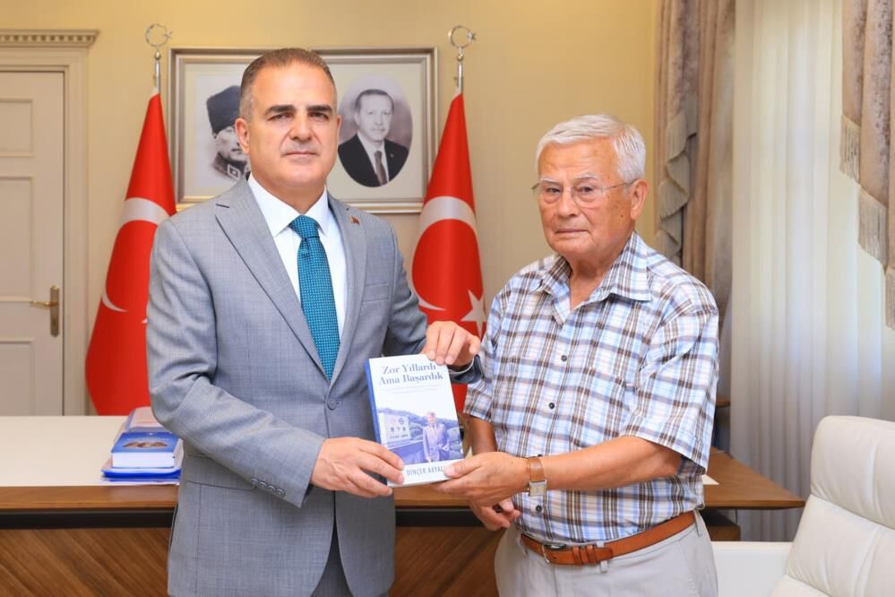 Okul Bağışlayan Hayırsever Vali Akbıyık’ı Ziyaret Etti