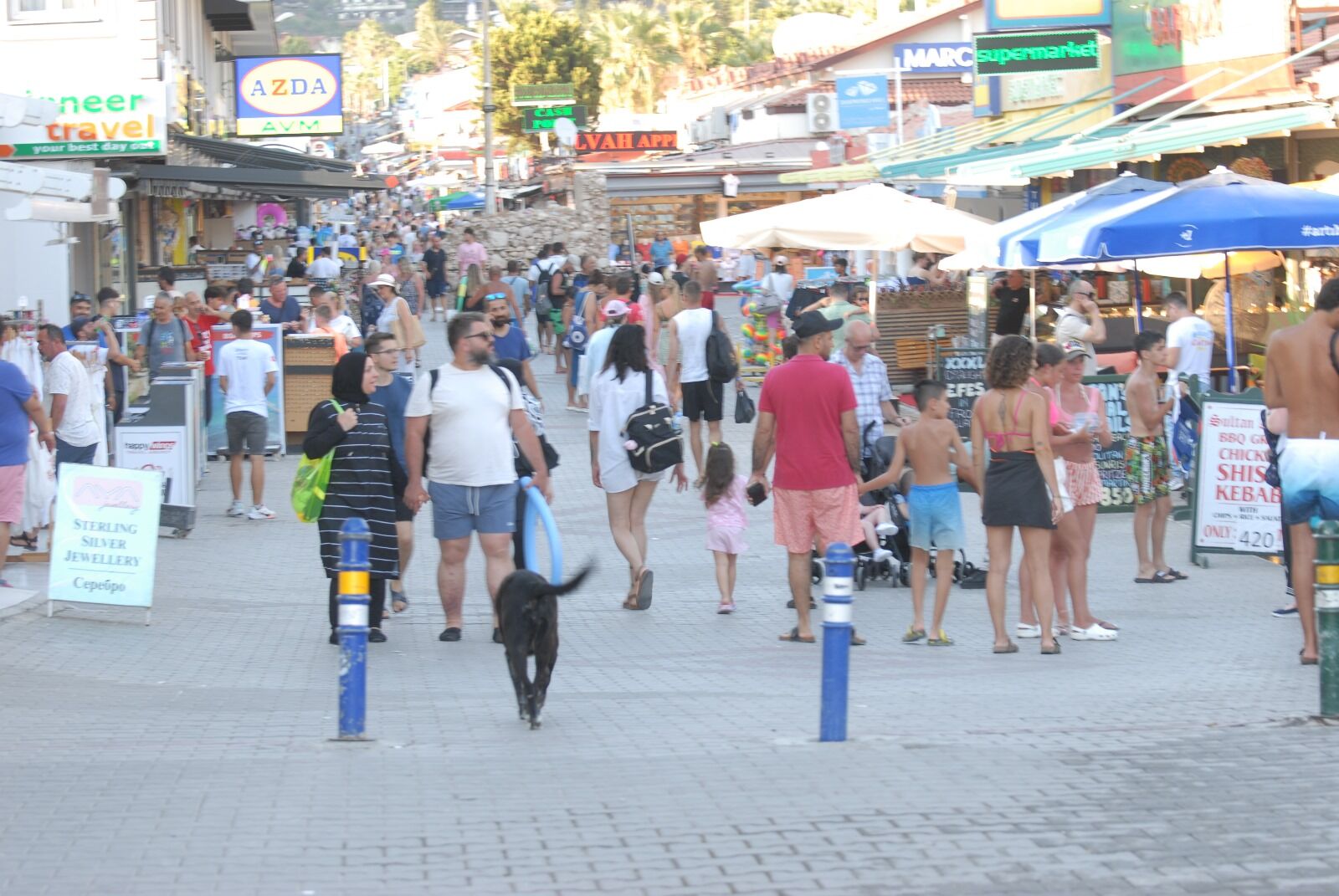Ölüdeniz, En Yoğun Günlerini Yaşıyor