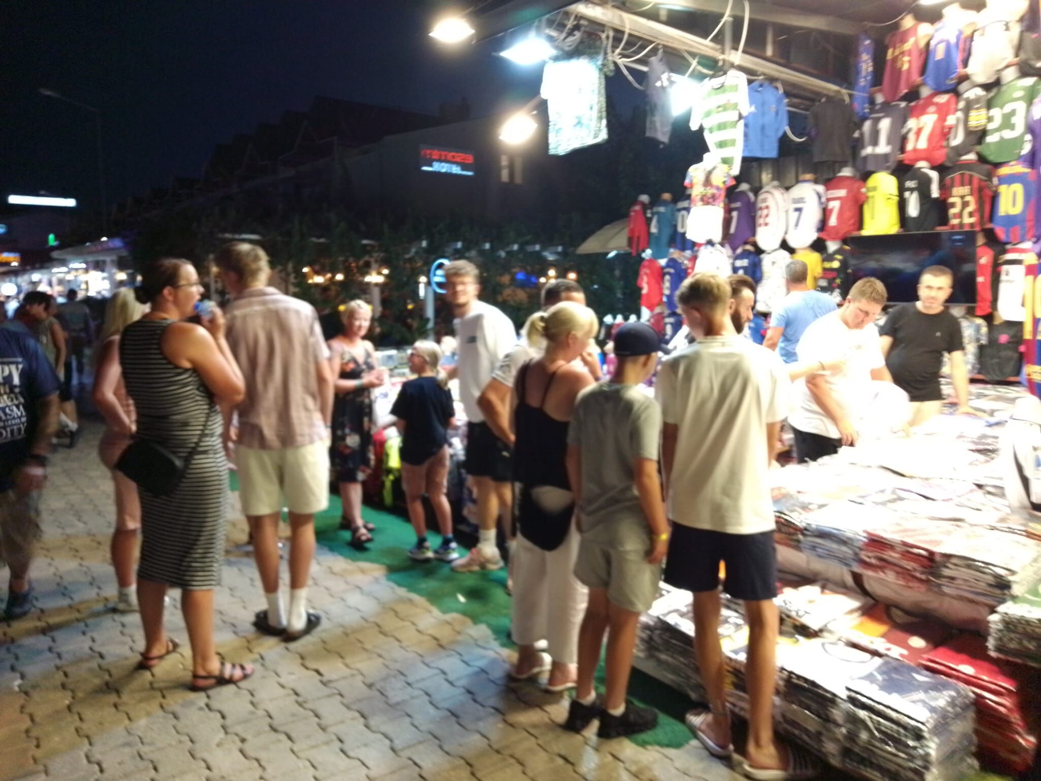 Ölüdeniz, En Yoğun Günlerini Yaşıyor