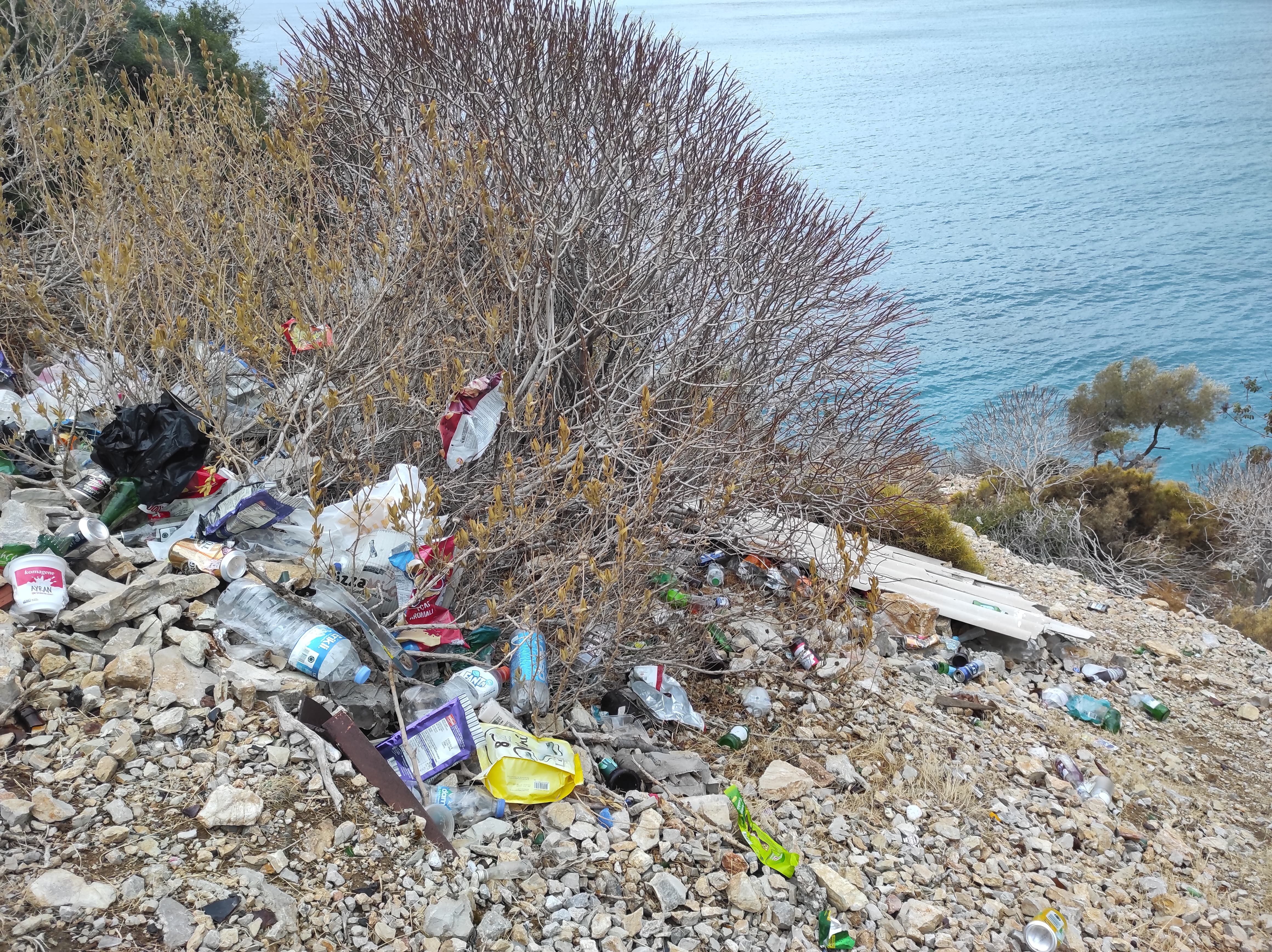 Ölüdeniz Seyir Noktasında Çöp Sorunu Pes Dedirtti