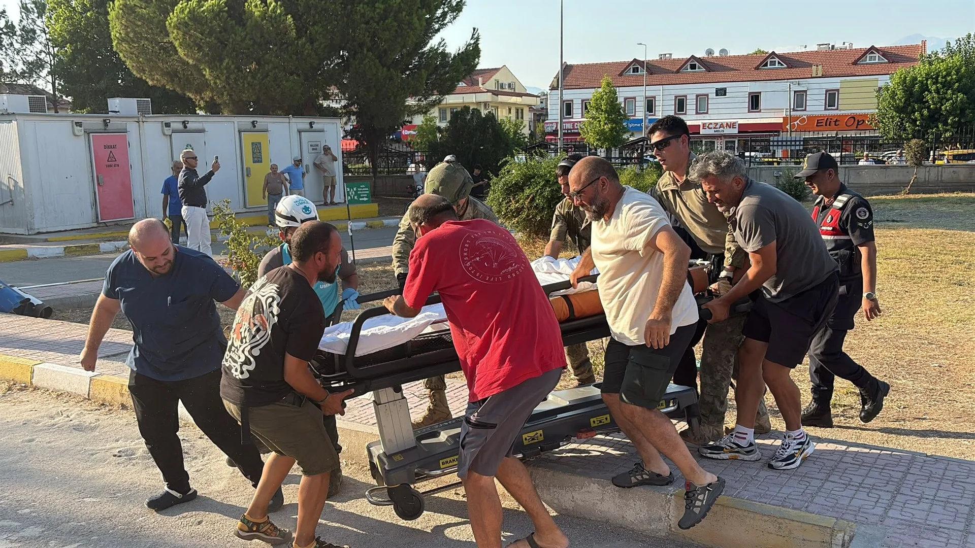 Ölüdeniz’de Paraşüt Kazası: 2 Kişi Hayatını Kaybetti