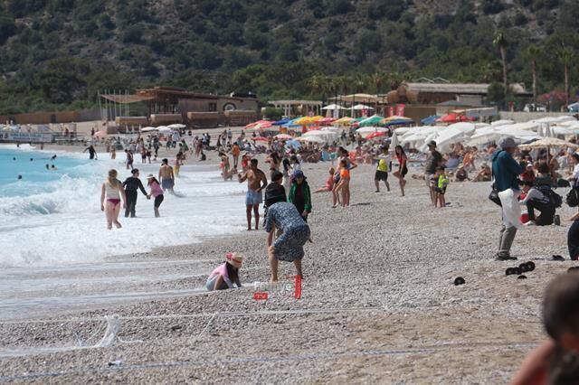 Ölüdeniz’de Plajlarda Sezon Hareketliliği Başladı