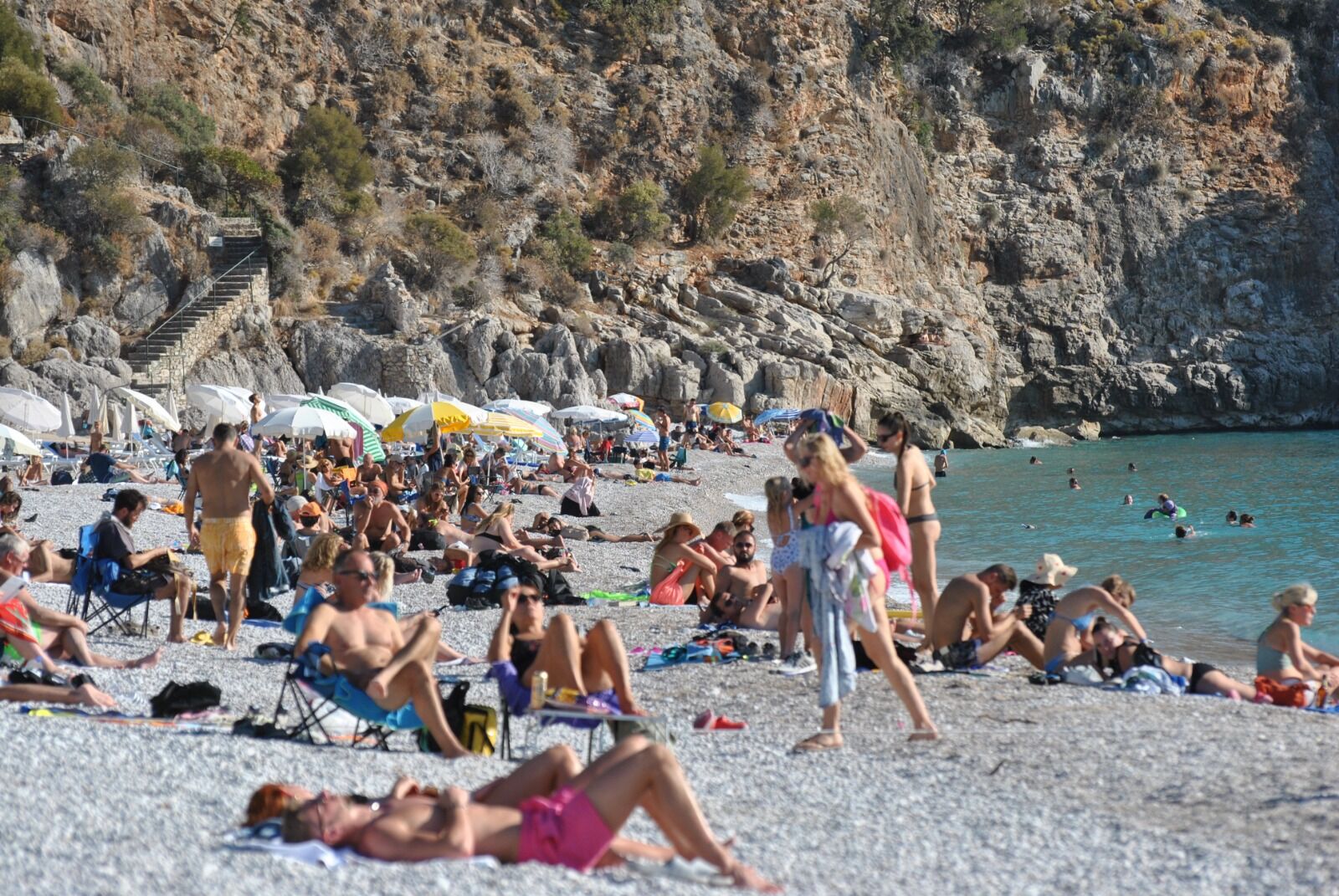 Ölüdeniz’de Gökyüzü de Plajlar Da Şenlendi
