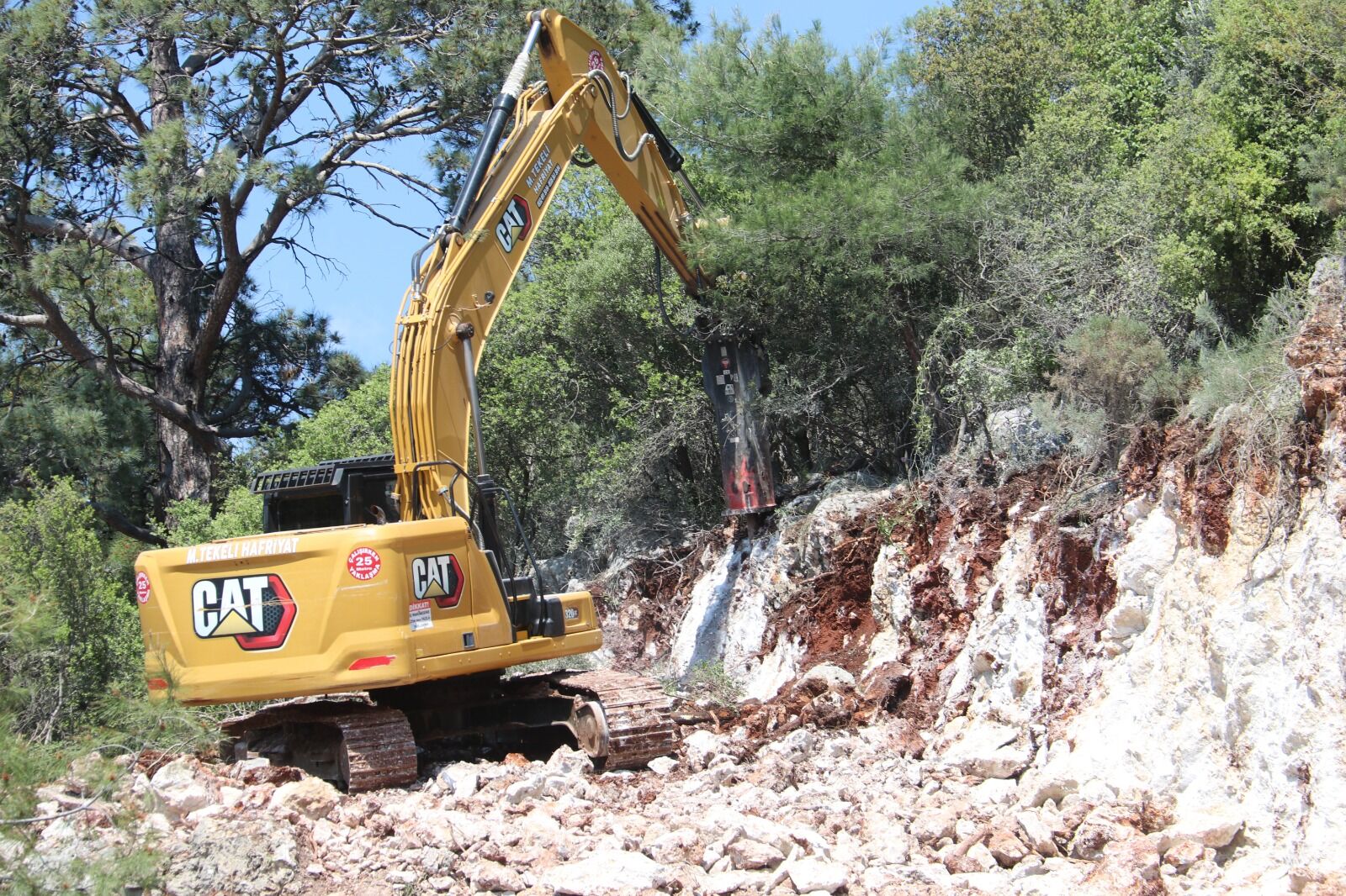 Ölüdeniz’de Yıllardır Beklenen Alternatif Yol Yapılıyor