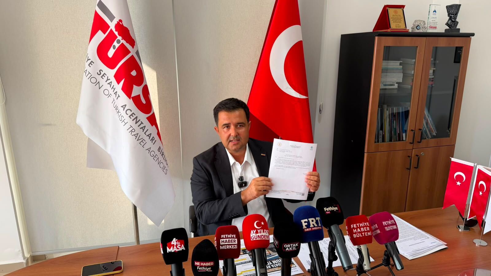 Fethiye’de TÜRSAB Başkanı Uysal, hakkındaki iddialara yanıt verdi