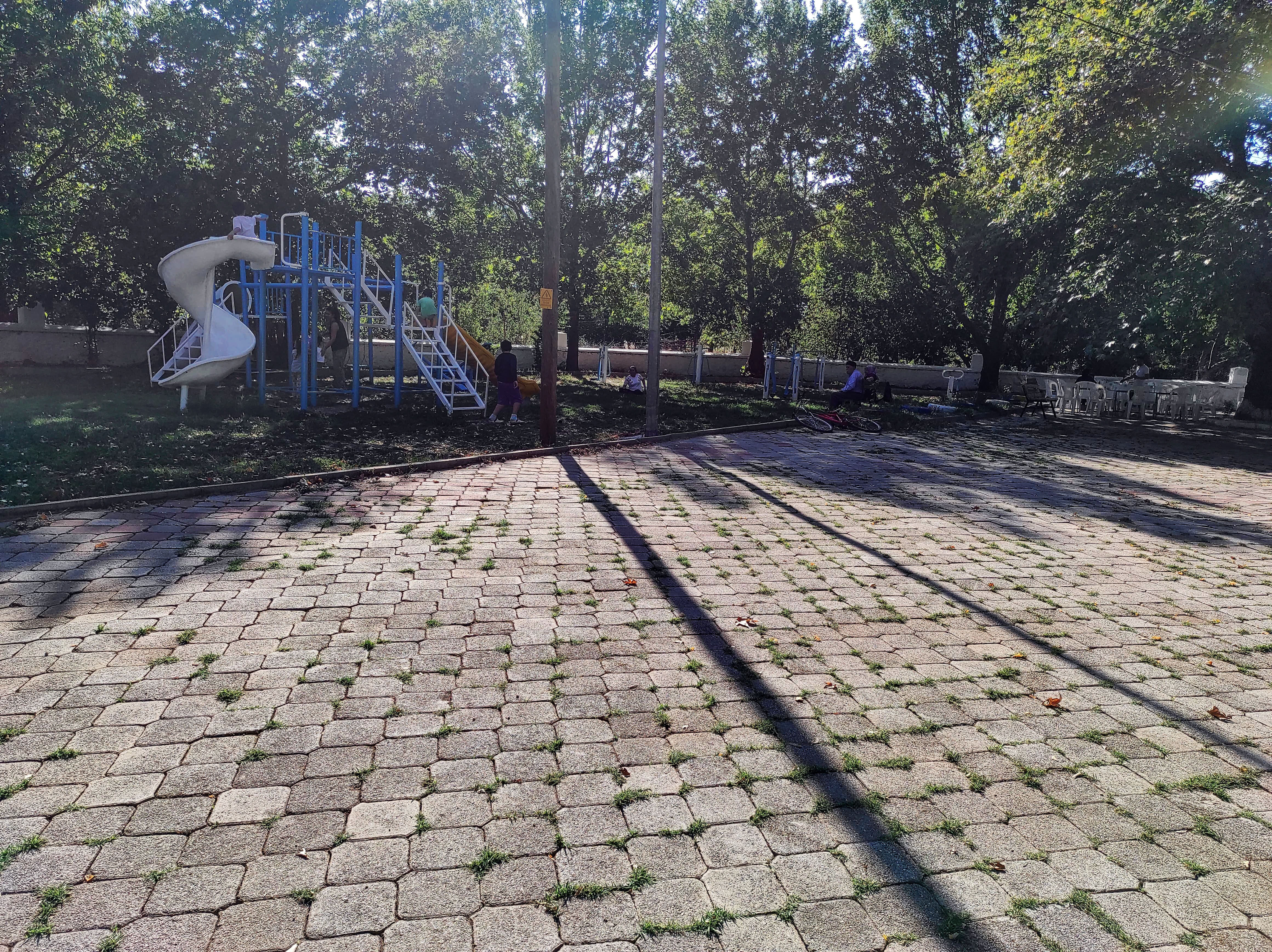 Seki Mahallesi'nde Çocuk Parkı ve Kafe Açıldı