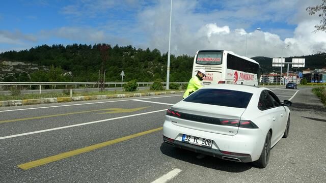 Ramazan Bayramı Trafik Denetimlerinde 2 Bin 656 Sürücüye İşlem Yapıldı