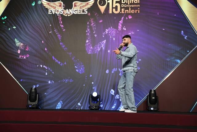 Rap Müziğin Yeni Sesi Apo2.1, İlk Ödülünü Aldı!