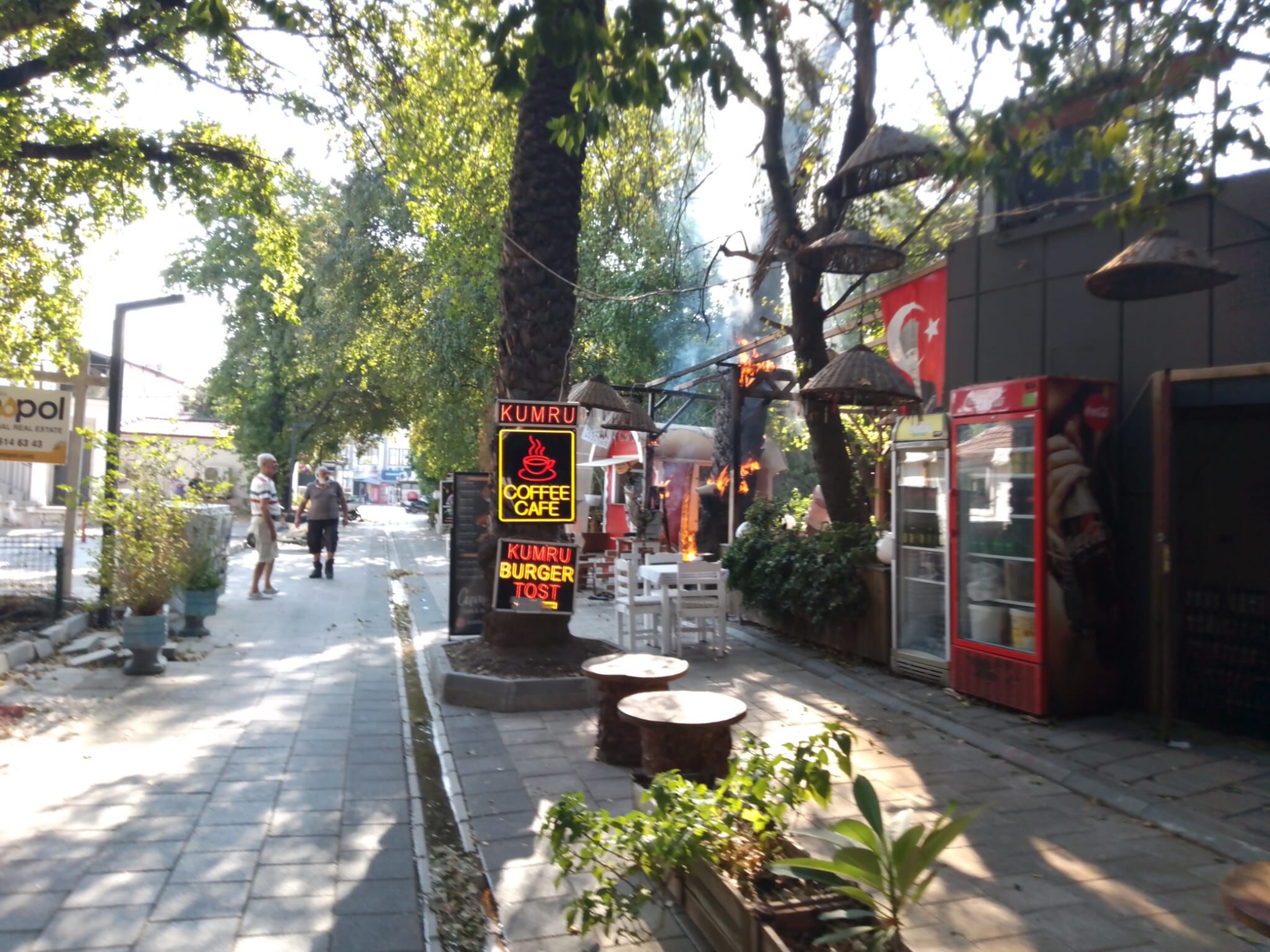 Fethiye'de Ruhsatı Olmadığı İddia Edilen Cafede Patlama Oldu