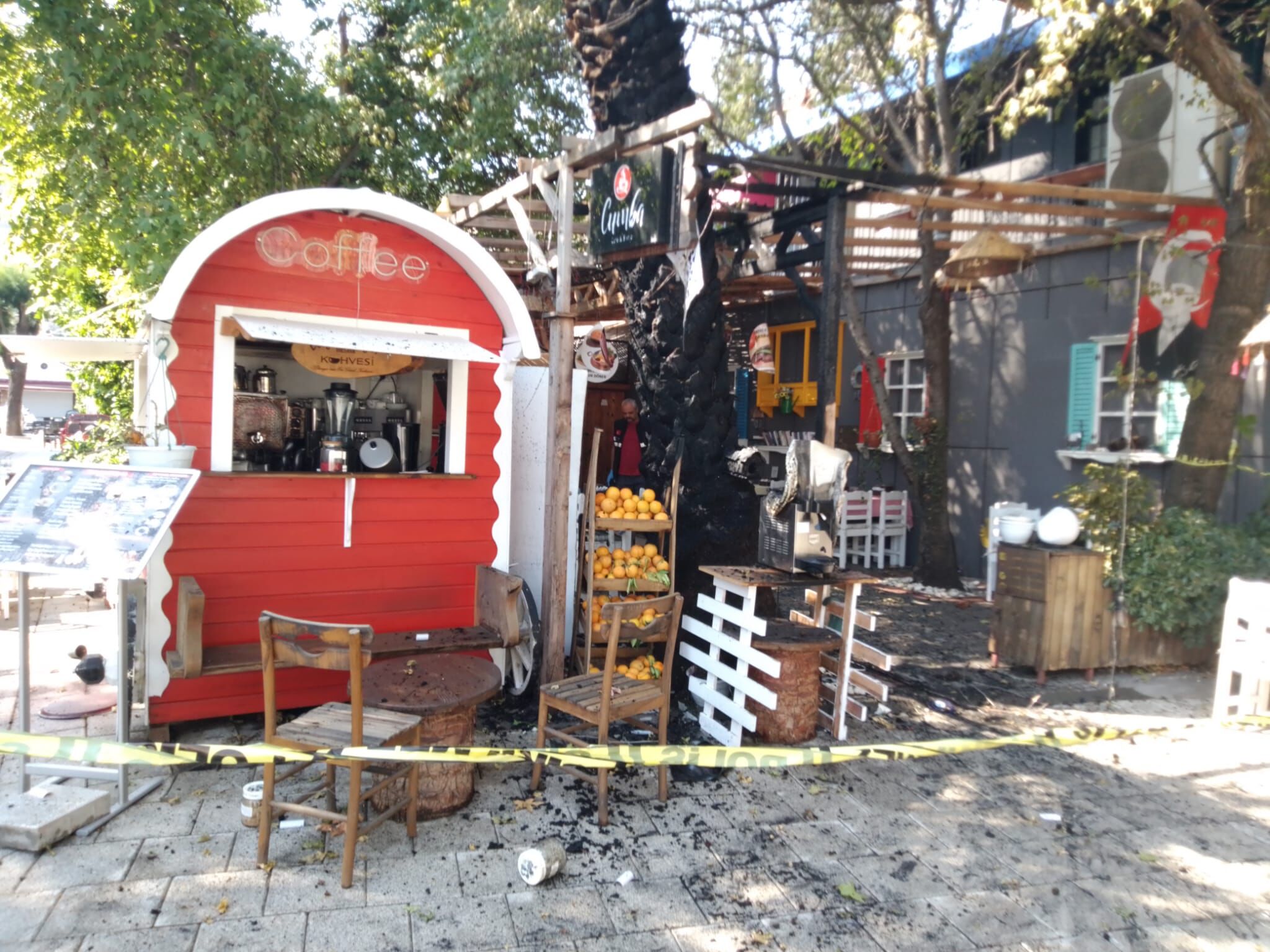 Fethiye'de Ruhsatı Olmadığı İddia Edilen Cafede Patlama Oldu