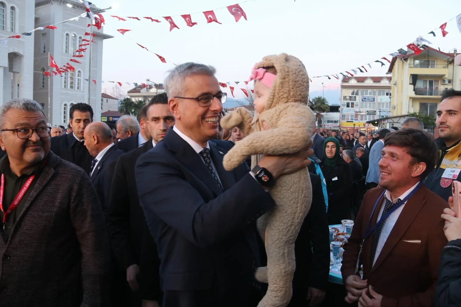 Sağlık Bakanı Memişoğlu Seydikemer’de İftar Programına Katıldı
