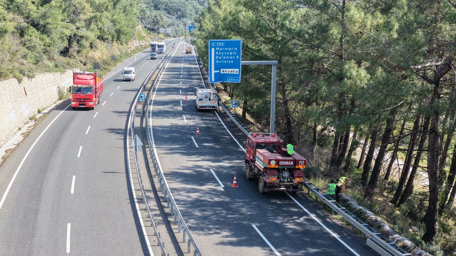 Sakar Geçidinde Orman Yangınlarına Karşı Yol Kenarı Temizliği