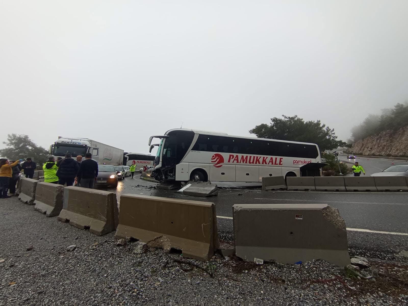 Sakar Rampasında Otobüs Kazası: 5 Yaralı