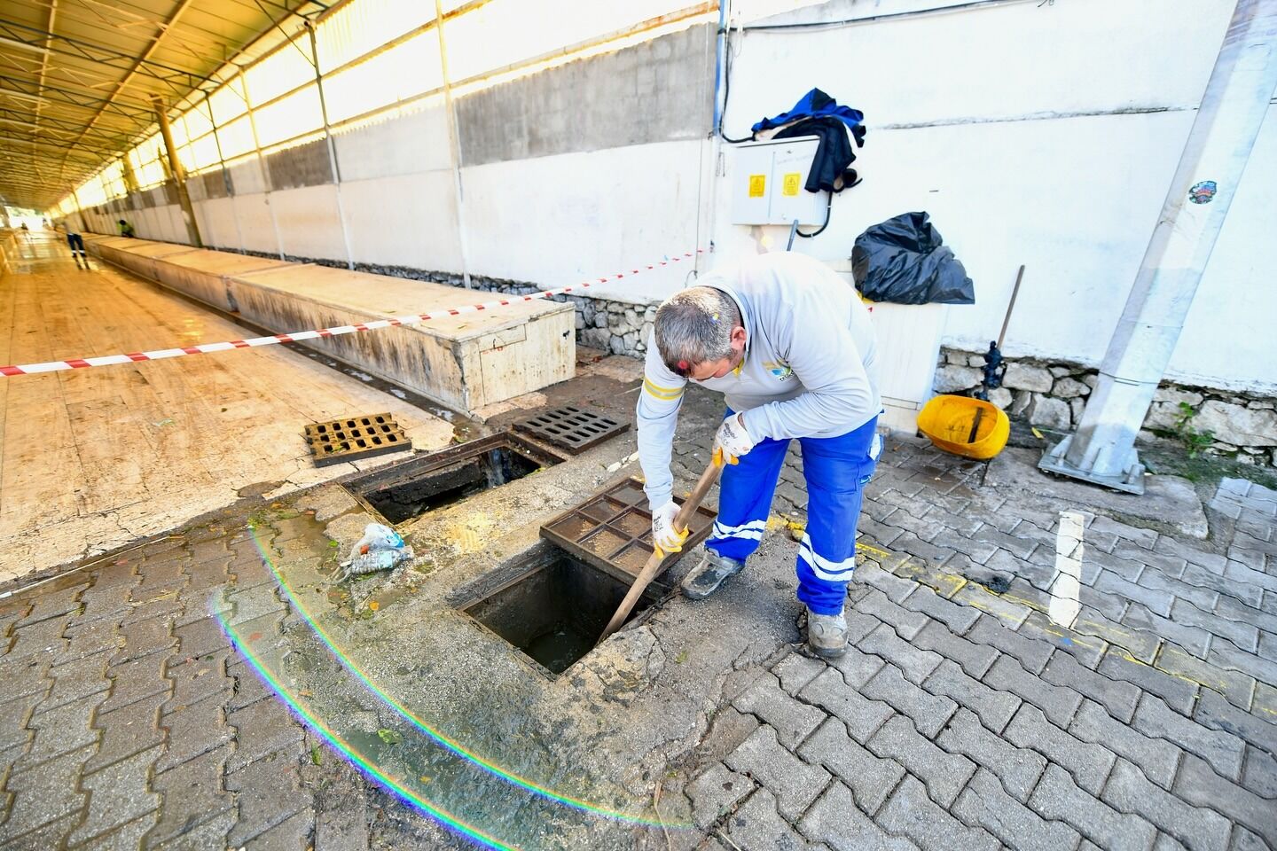 Salı Pazarı Alanını Foşur Foşur Yıkadılar