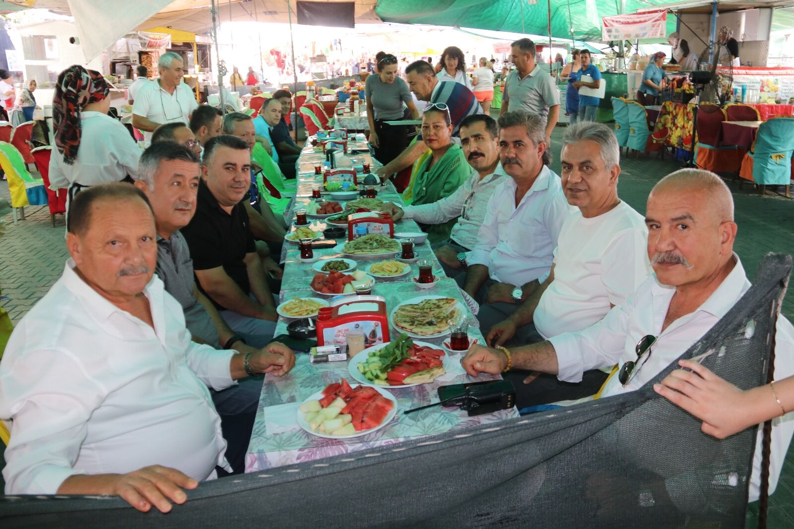 Salı Pazarı Esnafı Kahvaltı Geleneğini Sürdürüyor
