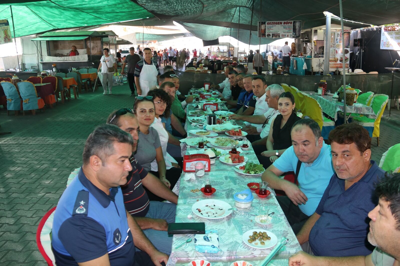 Salı Pazarı Esnafı Kahvaltı Geleneğini Sürdürüyor