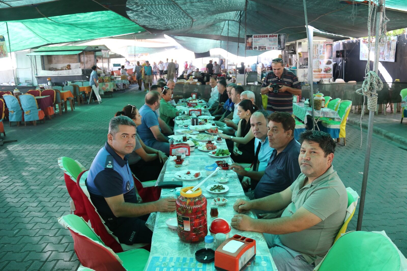 Salı Pazarı Esnafı Kahvaltı Geleneğini Sürdürüyor