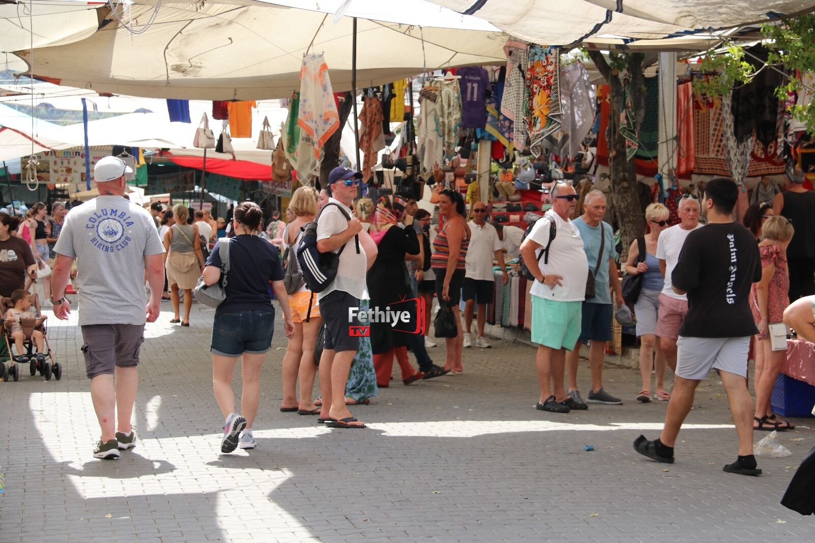 Salı Pazarında Turist Yoğunluğu Yaşandı