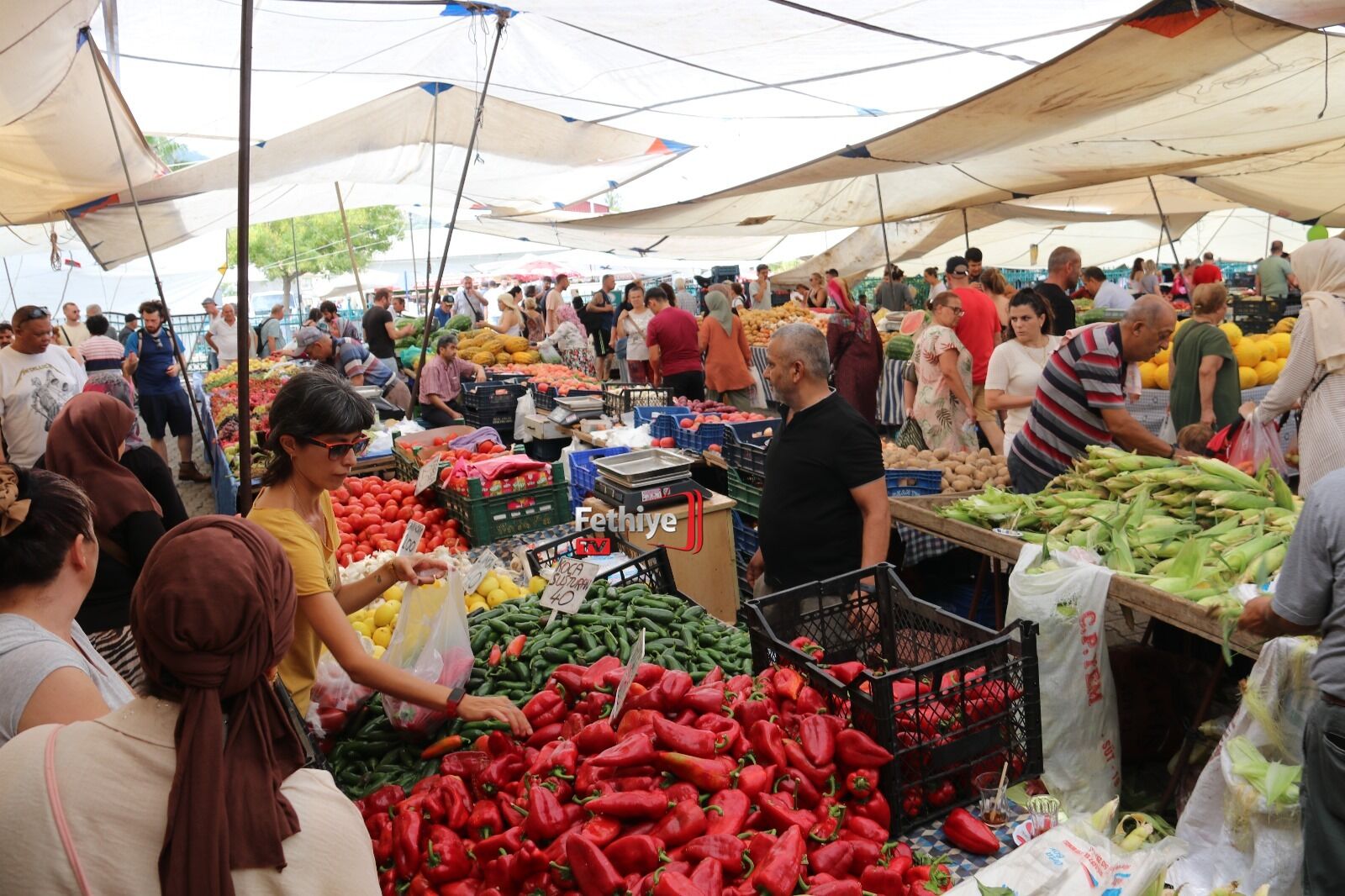 Salı Pazarında Turist Yoğunluğu Yaşandı